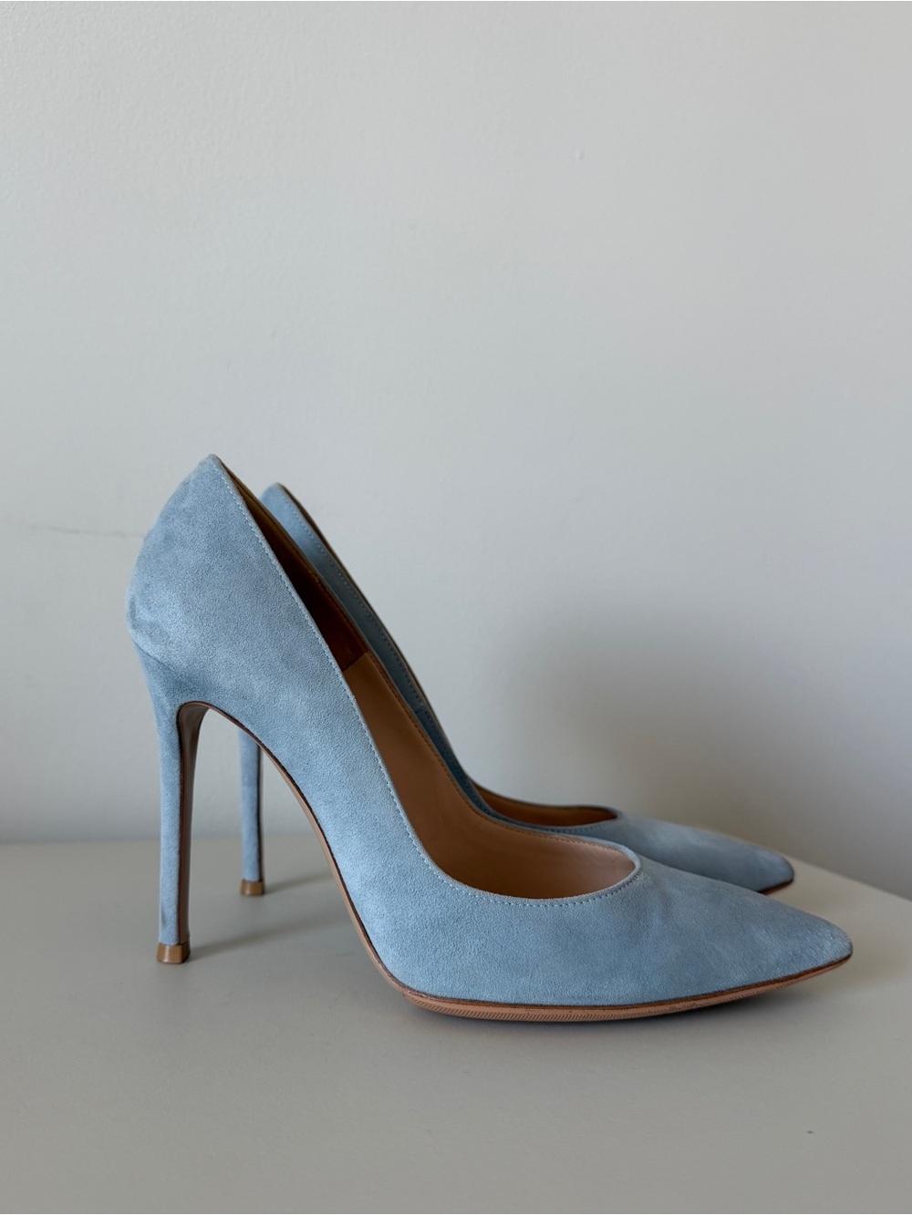 Gianvito Rossi Sky Blue Suede Pointed-Toe Pumps - Picture 1 of 8
